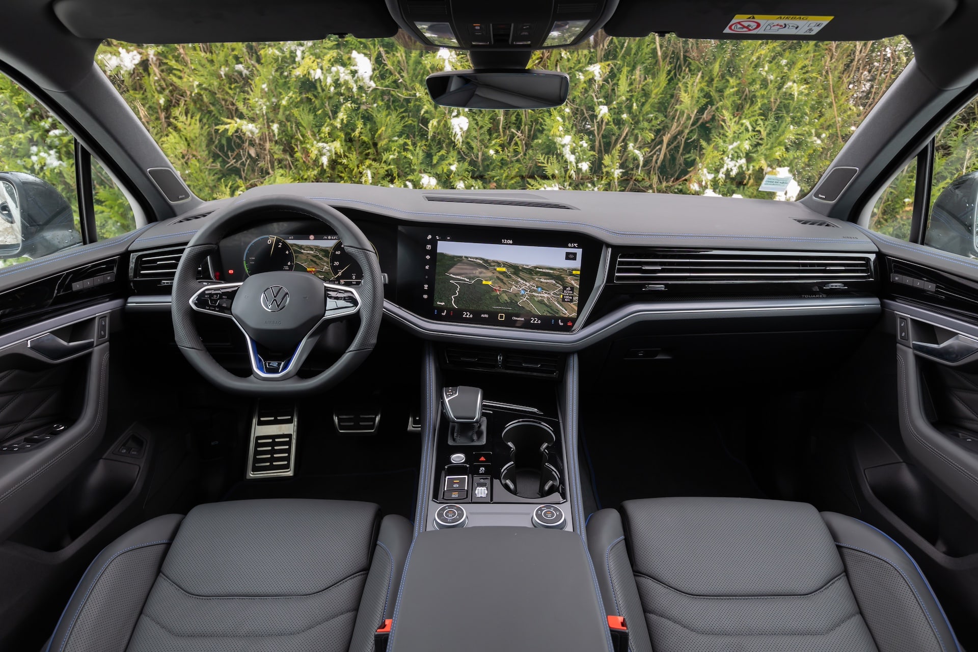 1720518292_VWTouaregR-interieur.jpg